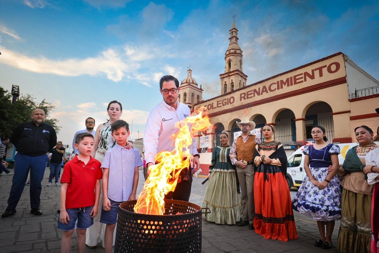Conmemora David De la Peña el 195 Aniversario de la elevación del Valle del Guaxuco a Villa de Santiago