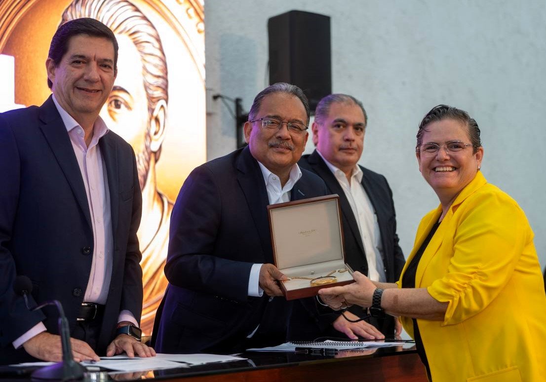 Reconoce Escobedo a Transformadores Norteños con medalla Capitán José de Treviño