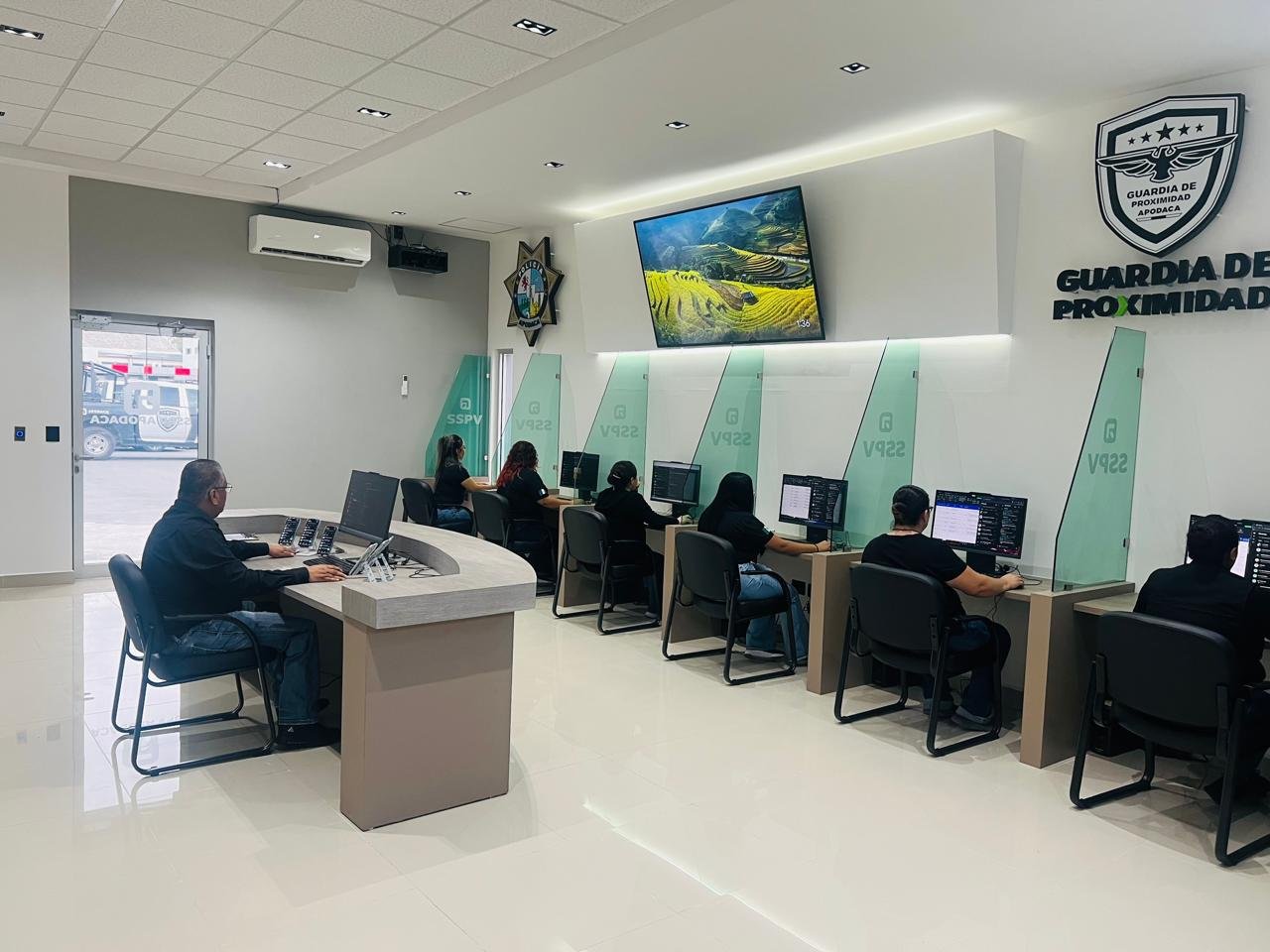 Crea Apodaca unidad cibernética y refuerza centro de monitoreo ciudadano