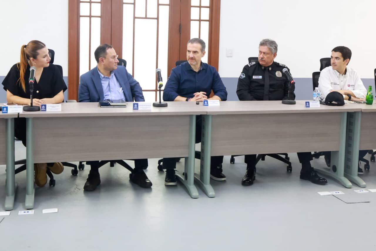 Exhorta Adrián de la Garza a mantener operativo de seguridad por el Mundial