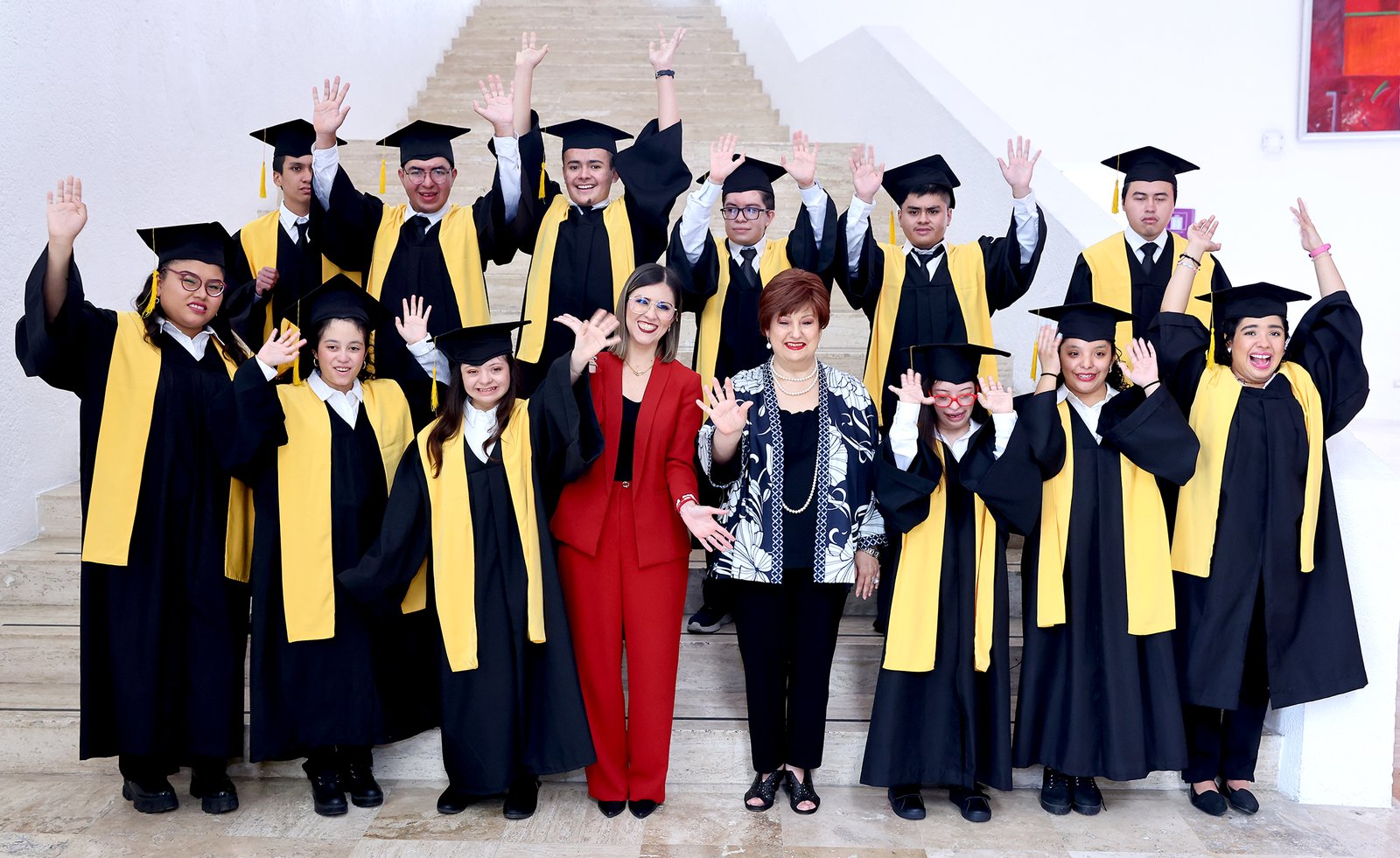 UANL gradúa 14 jóvenes del diplomado para una vida autónoma