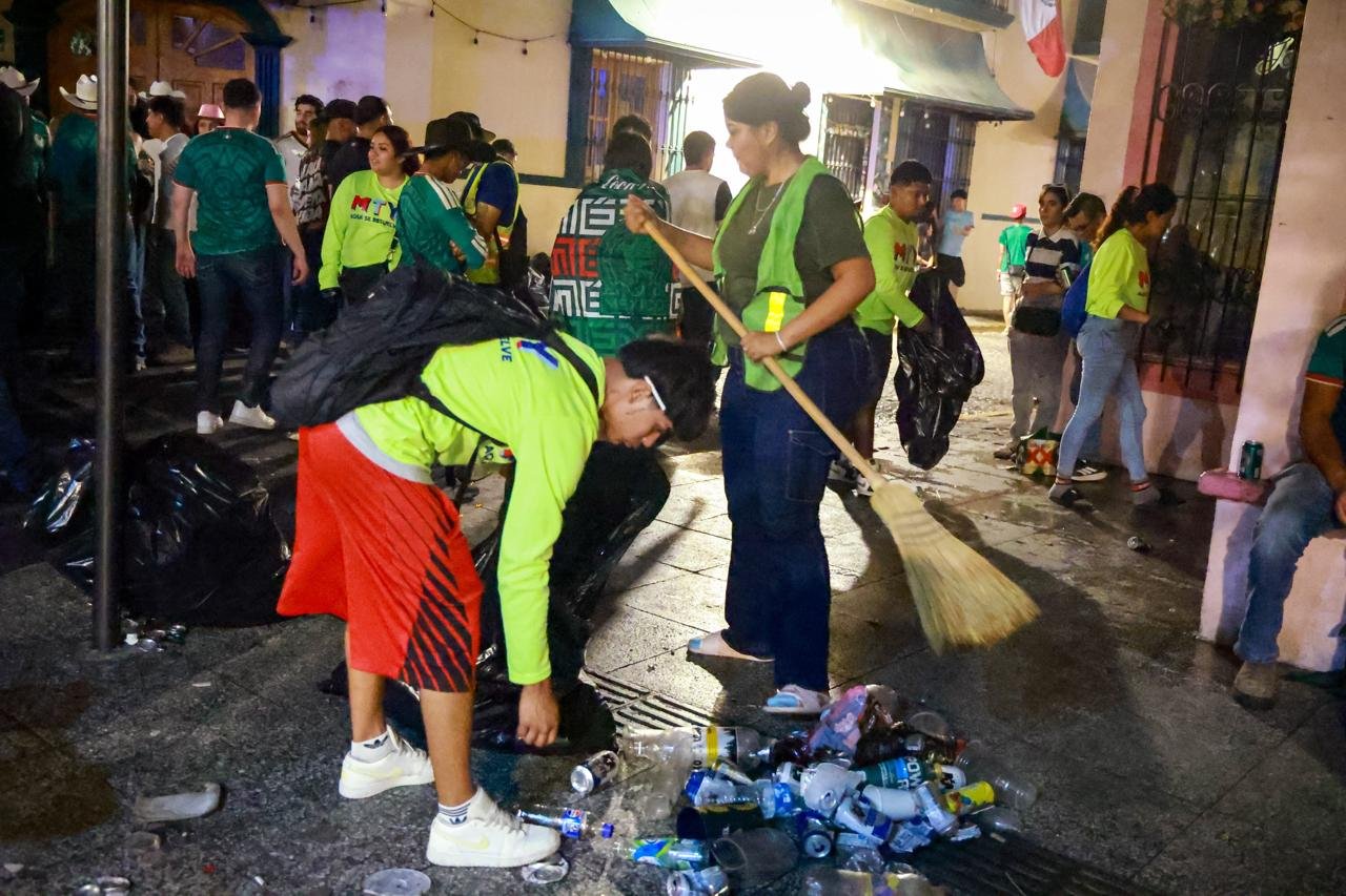 Retira Gobierno de Monterrey 12 toneladas de basura de zona de Regio Fest