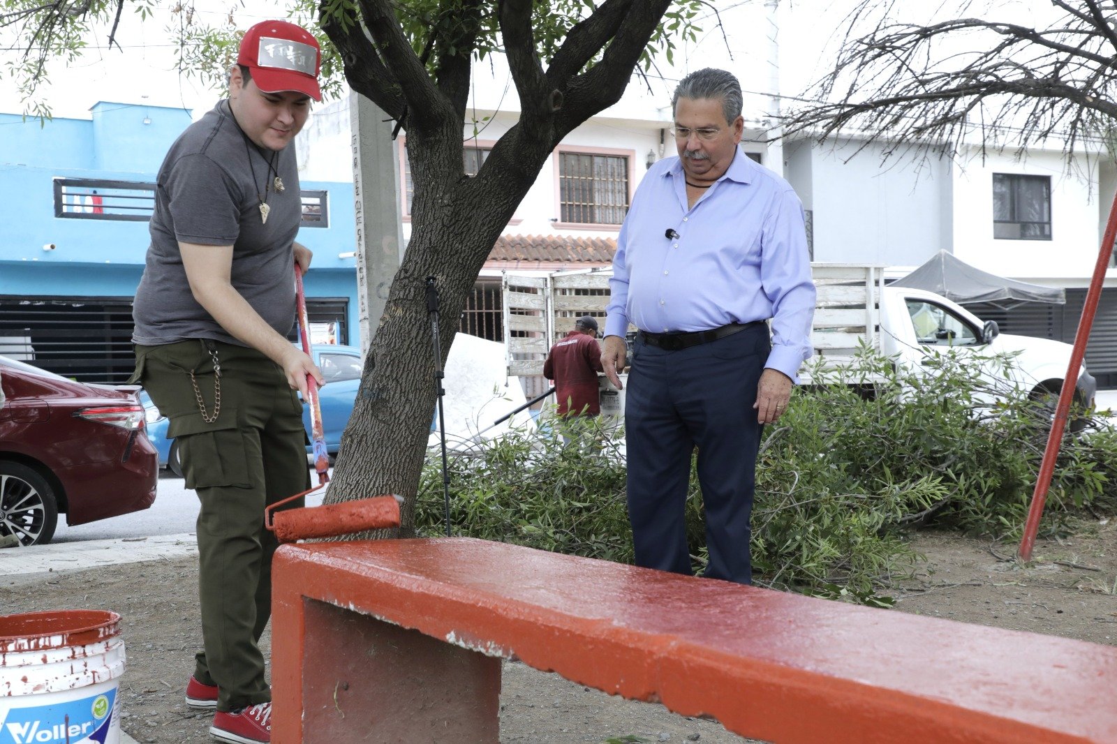 Hacen sinergia jóvenes de Escobedo y autoridades municipales para transformar las plazas