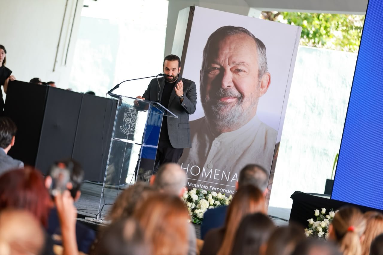 Recuerda San Pedro a Mauricio Fernández a un año de su partida