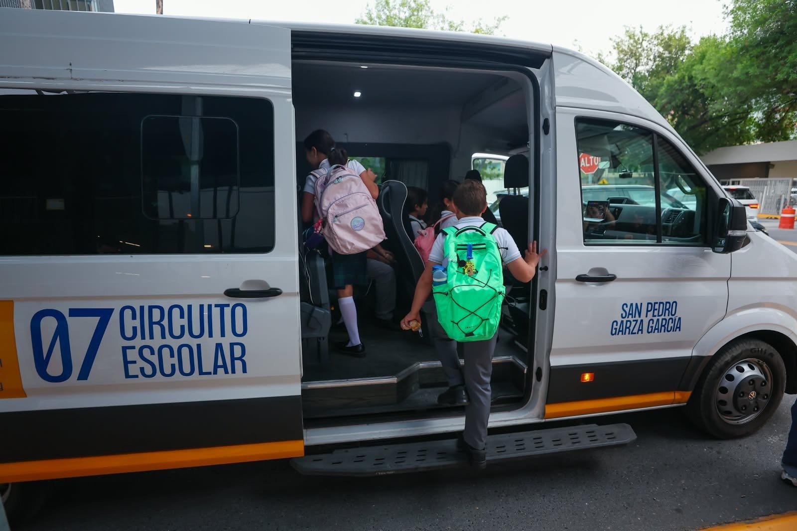 Amplía San Pedro su red de Circuitos Escolares con nueva ruta al Colegio Irlandés